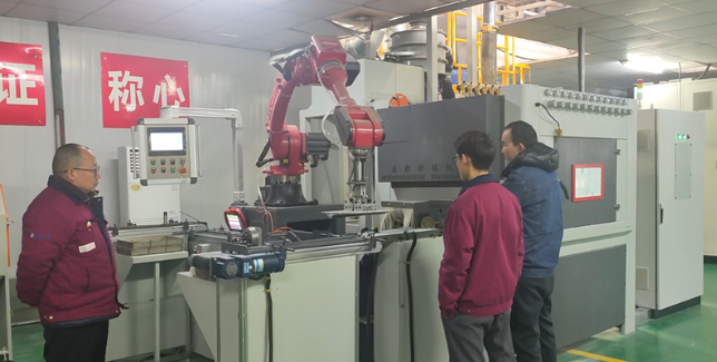 滨州喷砂机在模具清理中的专业应用